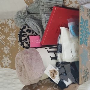 Fabfitfun Unhide Winter box bundle